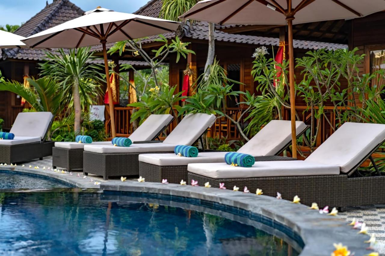 Отель Karang Mas Lembongan Экстерьер фото