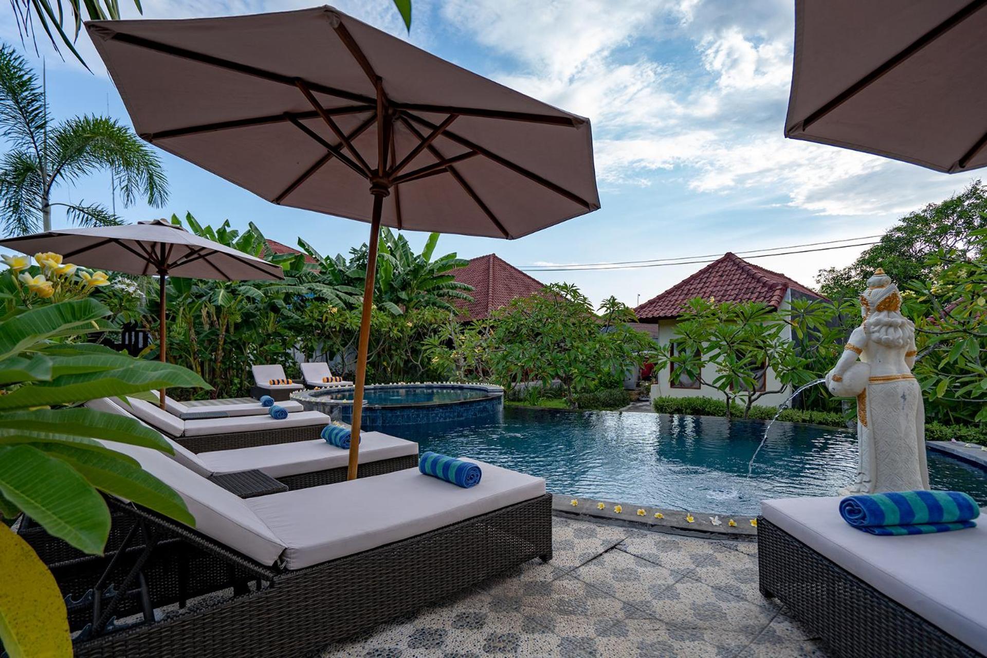 Отель Karang Mas Lembongan Экстерьер фото