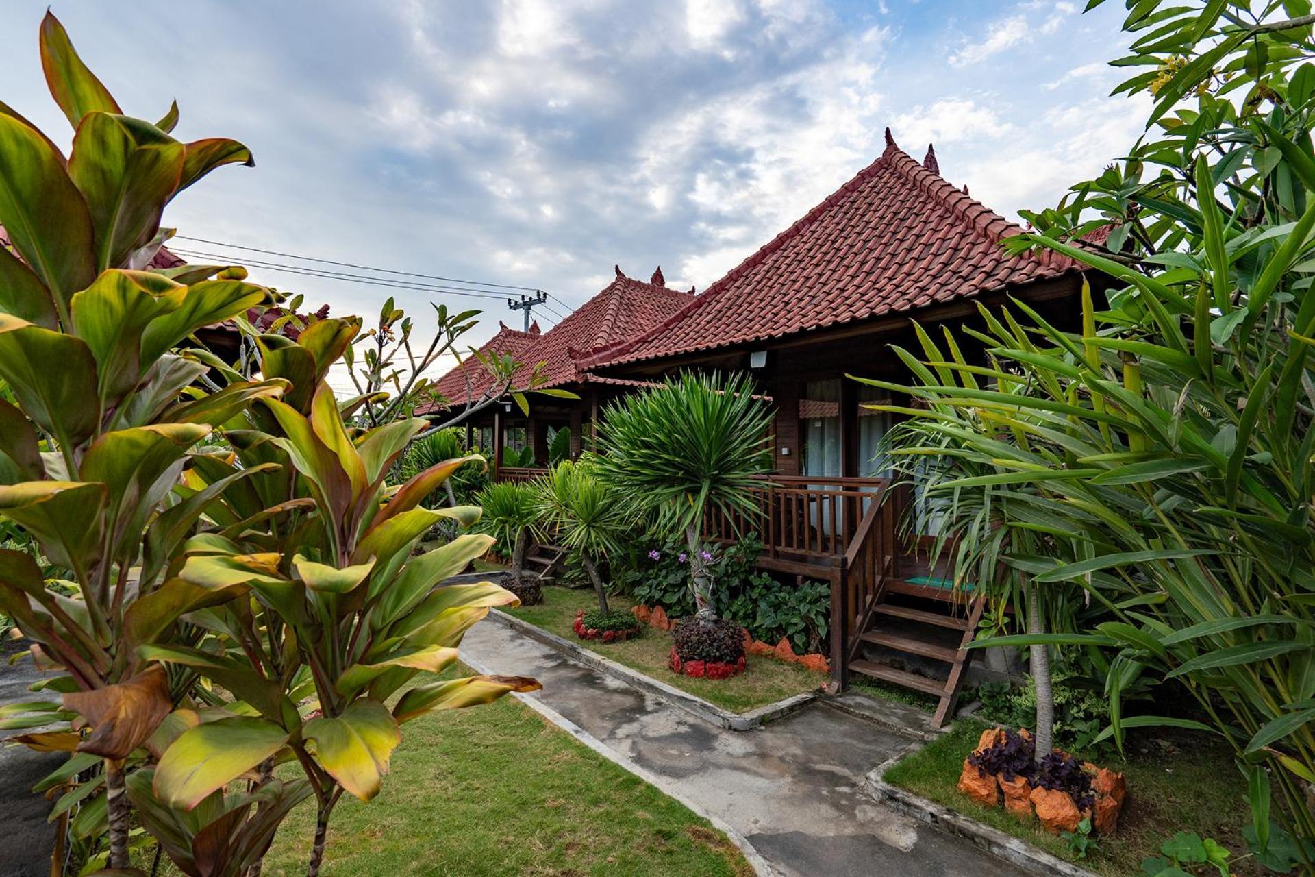 Отель Karang Mas Lembongan Экстерьер фото
