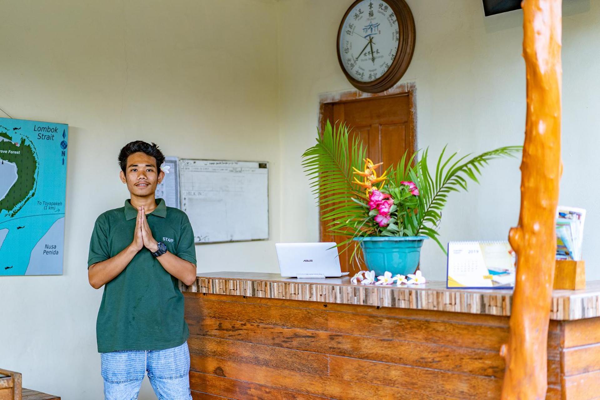 Отель Karang Mas Lembongan Экстерьер фото