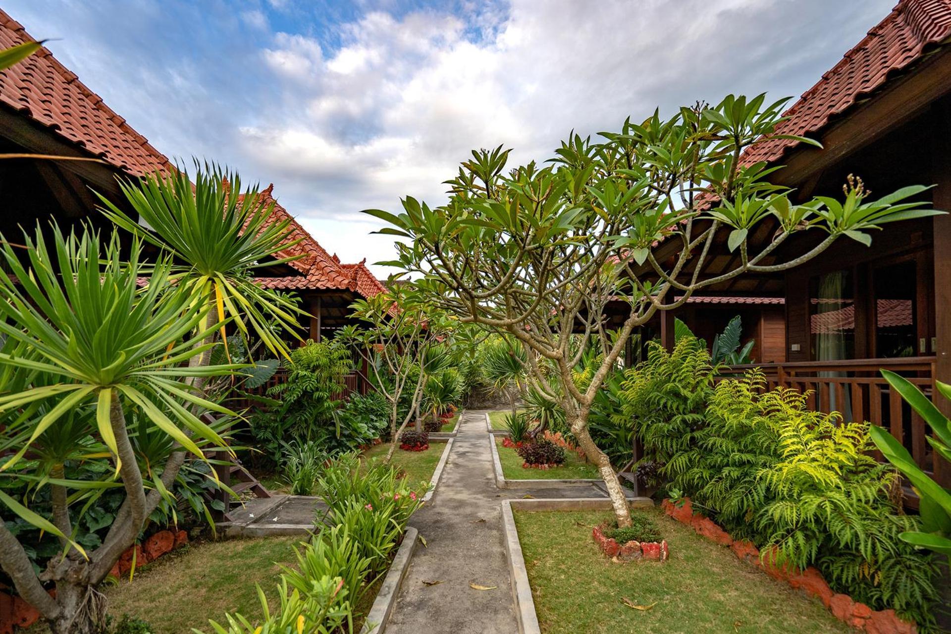 Отель Karang Mas Lembongan Экстерьер фото