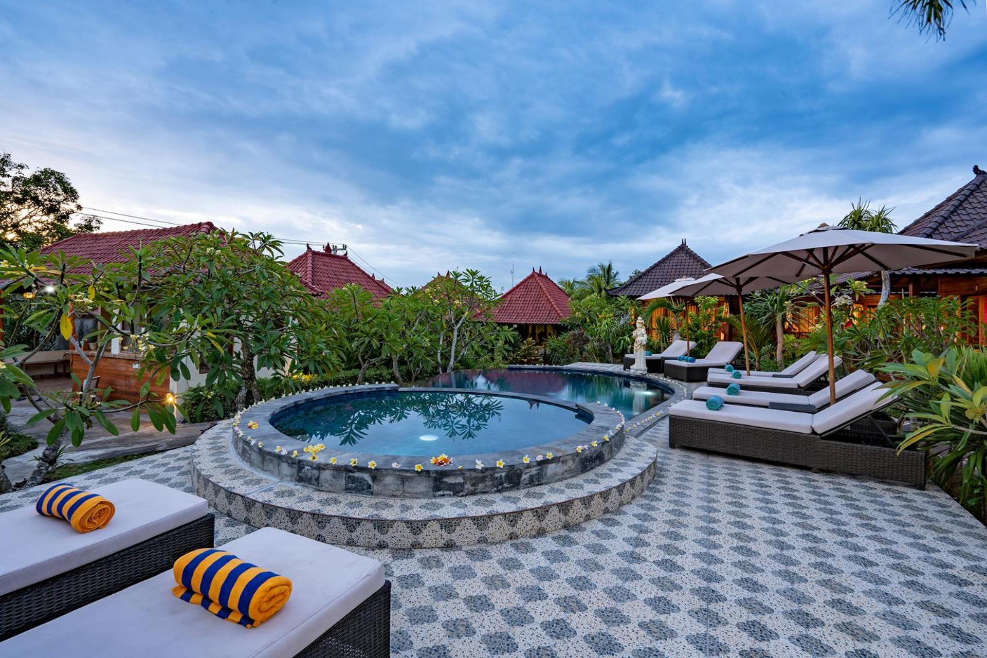 Отель Karang Mas Lembongan Экстерьер фото