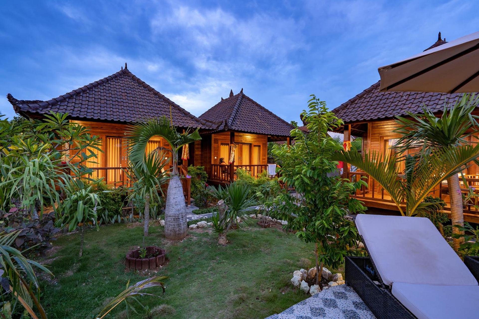 Отель Karang Mas Lembongan Экстерьер фото