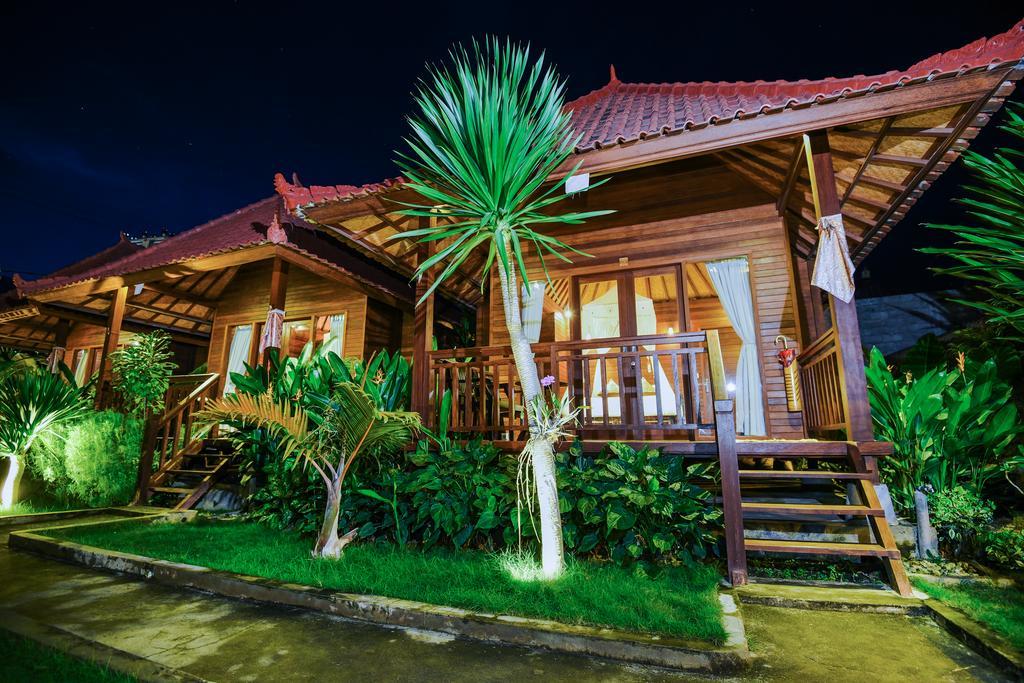 Отель Karang Mas Lembongan Экстерьер фото