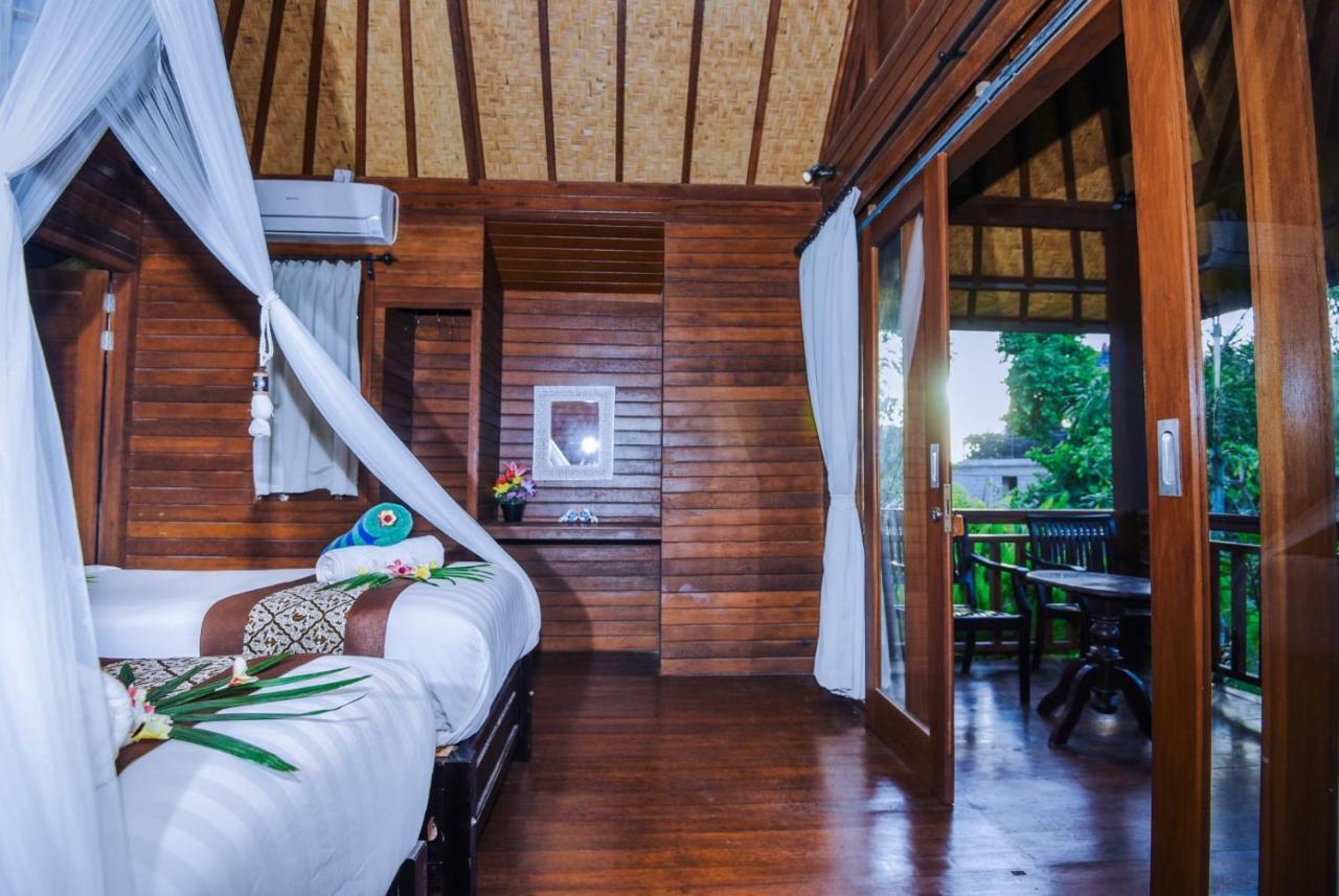 Отель Karang Mas Lembongan Экстерьер фото