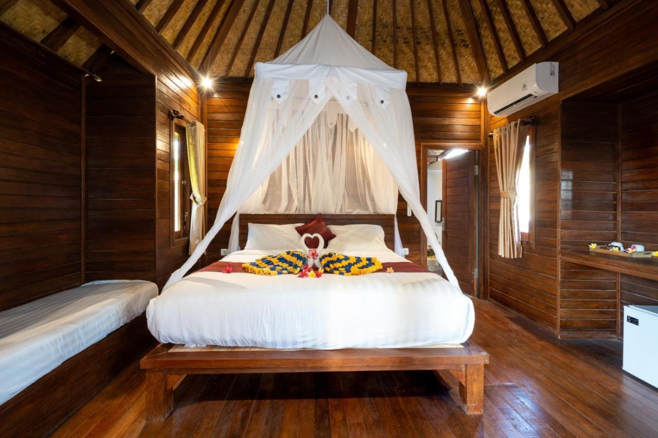 Отель Karang Mas Lembongan Экстерьер фото