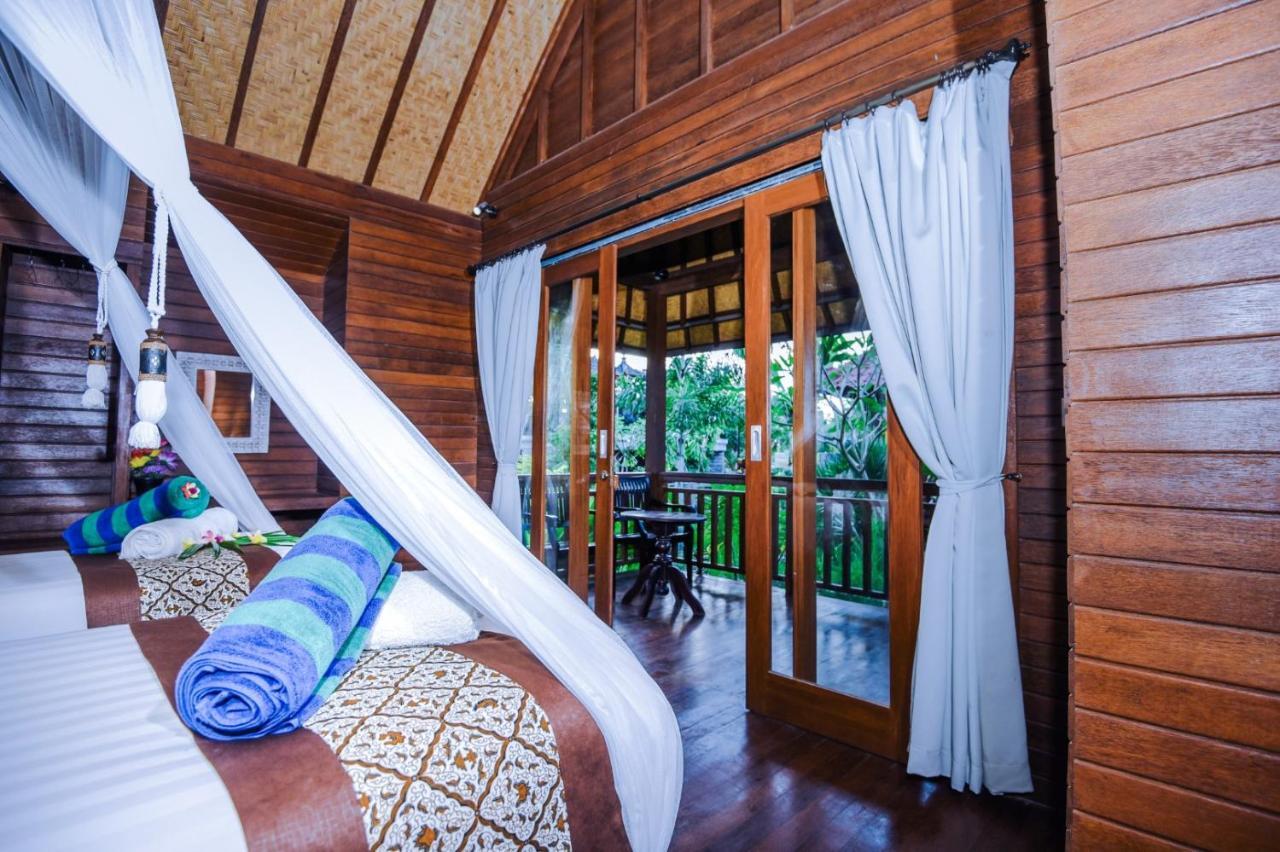 Отель Karang Mas Lembongan Экстерьер фото