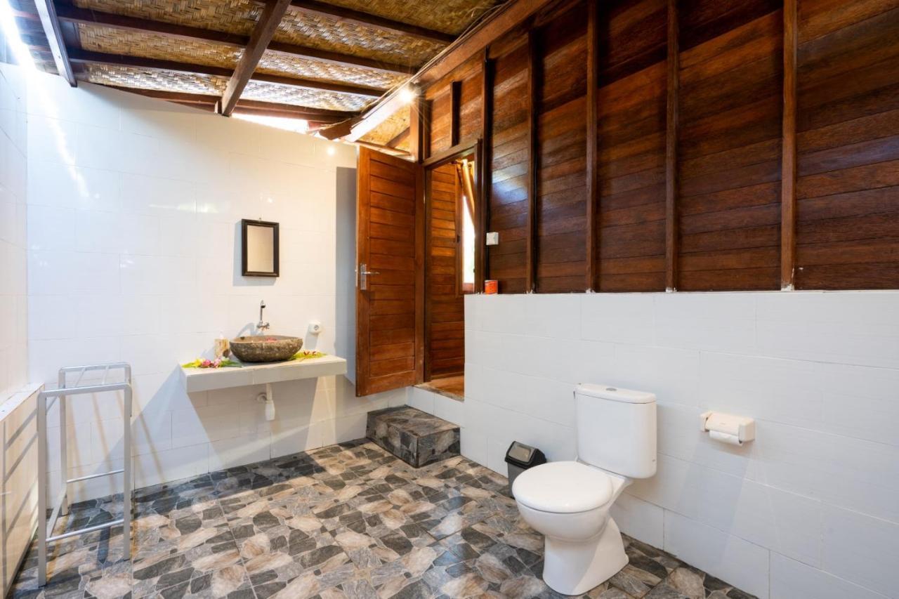 Отель Karang Mas Lembongan Экстерьер фото